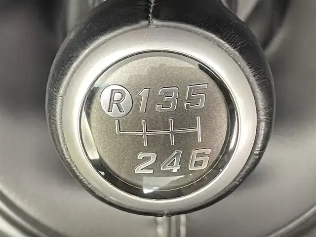 トヨタ ８６ GR 千葉県 2018(平30)年 1.9万km クリスタルホワイトパール 社外7インチメモリーナビ/・Bluetooth接続/・フルセグTV/・バックカメラ/GR専用装備/・6速マニュアル設定のみ/・F/S/Rスポイラー/・Rays製17インチAW/・ザックス製ショック/・RECARO製バケットシート/・センターマフラー/スマートキー/LEDヘッドライト