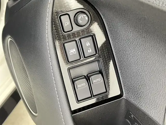 トヨタ ８６ GR 千葉県 2018(平30)年 1.9万km クリスタルホワイトパール 社外7インチメモリーナビ/・Bluetooth接続/・フルセグTV/・バックカメラ/GR専用装備/・6速マニュアル設定のみ/・F/S/Rスポイラー/・Rays製17インチAW/・ザックス製ショック/・RECARO製バケットシート/・センターマフラー/スマートキー/LEDヘッドライト