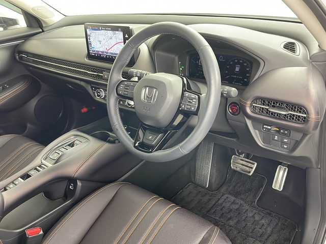 ホンダ ＺＲ－Ｖ ハイブリッド e:HEV Z 道央・札幌 2024(令6)年 1.9万km プラチナホワイトパール ・4WD/・寒冷地仕様/・純正ナビ&BT&TV&Apple Car Play&Android Auto/・BOSEプレミアムサウンド/・全方位カメラ/・パワーテールゲート/・Honda　SENSING/・本革シート/・前席パワーシート/・運転席シートメモリ/・全席シートヒーター/・ステアリングヒーター/・ワイヤレス充電/・ビルトインETC/・ドアミラーヒーター/・LEDヘッドライト/・アダプティブドライビングビーム/・オートライト/・スマートキー/・純正18インチAW