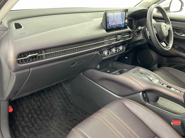 ホンダ ＺＲ－Ｖ ハイブリッド e:HEV Z 道央・札幌 2024(令6)年 1.9万km プラチナホワイトパール ・4WD/・寒冷地仕様/・純正ナビ&BT&TV&Apple Car Play&Android Auto/・BOSEプレミアムサウンド/・全方位カメラ/・パワーテールゲート/・Honda　SENSING/・本革シート/・前席パワーシート/・運転席シートメモリ/・全席シートヒーター/・ステアリングヒーター/・ワイヤレス充電/・ビルトインETC/・ドアミラーヒーター/・LEDヘッドライト/・アダプティブドライビングビーム/・オートライト/・スマートキー/・純正18インチAW