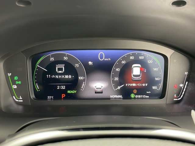 ホンダ ＺＲ－Ｖ ハイブリッド e:HEV Z 道央・札幌 2024(令6)年 1.9万km プラチナホワイトパール ・4WD/・寒冷地仕様/・純正ナビ&BT&TV&Apple Car Play&Android Auto/・BOSEプレミアムサウンド/・全方位カメラ/・パワーテールゲート/・Honda　SENSING/・本革シート/・前席パワーシート/・運転席シートメモリ/・全席シートヒーター/・ステアリングヒーター/・ワイヤレス充電/・ビルトインETC/・ドアミラーヒーター/・LEDヘッドライト/・アダプティブドライビングビーム/・オートライト/・スマートキー/・純正18インチAW