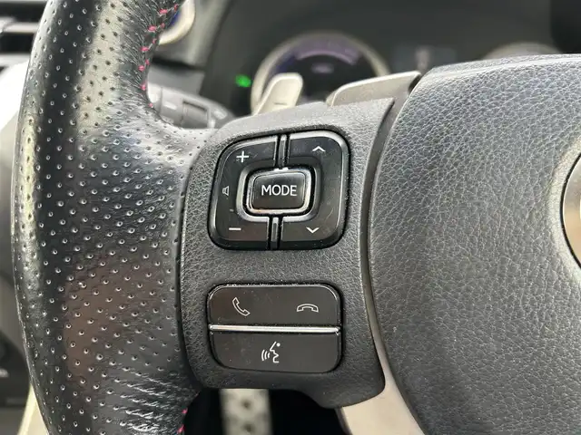 レクサス ＮＸ 300h Fスポーツ 岡山県 2015(平27)年 8.9万km ブラック 登録時走行距離89044km/パノラマルーフ/純正ナビ/フルセグTV(AM.FM.CD.DVD.TV.BT)/バックカメラ/ビルトインETC/シートヒーター/エアシート/ステアリングヒーター/クリアランスソナー/衝突軽減ブレーキ/レーダークルーズコントロール/レーンキープアシスト/オートライト/アイドリングストップ/電動リアゲート/18インチ純正AW/純正フロアマット/本革シート/プッシュスタート