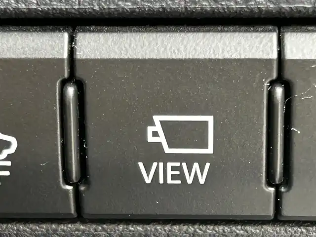 レクサス ＮＸ 300h Fスポーツ 岡山県 2015(平27)年 8.9万km ブラック 登録時走行距離89044km/パノラマルーフ/純正ナビ/フルセグTV(AM.FM.CD.DVD.TV.BT)/バックカメラ/ビルトインETC/シートヒーター/エアシート/ステアリングヒーター/クリアランスソナー/衝突軽減ブレーキ/レーダークルーズコントロール/レーンキープアシスト/オートライト/アイドリングストップ/電動リアゲート/18インチ純正AW/純正フロアマット/本革シート/プッシュスタート