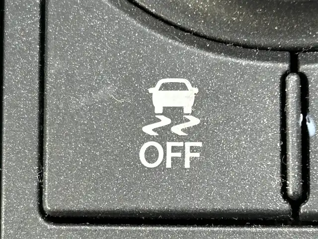 レクサス ＮＸ 300h Fスポーツ 岡山県 2015(平27)年 8.9万km ブラック 登録時走行距離89044km/パノラマルーフ/純正ナビ/フルセグTV(AM.FM.CD.DVD.TV.BT)/バックカメラ/ビルトインETC/シートヒーター/エアシート/ステアリングヒーター/クリアランスソナー/衝突軽減ブレーキ/レーダークルーズコントロール/レーンキープアシスト/オートライト/アイドリングストップ/電動リアゲート/18インチ純正AW/純正フロアマット/本革シート/プッシュスタート