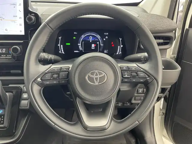 トヨタ シエンタ ハイブリッド Z 滋賀県 2022(令4)年 3.5万km ホワイトパールクリスタルシャイン 純正10.5インチナビ/【Bluetooth/CD/DVD/フルセグTV/USB/Miracast】/トヨタセーフティセンス/・プリクラッシュセーフティ/・レーントレーシングアシスト/・レーダークルーズコントロール/・オートマチックハイビーム/バックカメラ/ビルトインETC/両側パワースライドドア/クリアランスソナー/ブラインドスポットモニター/AC100V電源/LEDヘッドライト/ドアバイザー/プッシュスタート/スマートキー