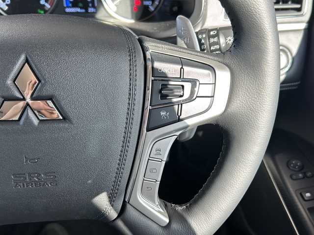 三菱 デリカＤ：５ シャモニー 静岡県 2025(令7)年 0.1千km グラファイトグレーメタリック/ブラックマイカ 社外ナビ（BOUWOIMAナビ　10インチ）/　Bluetooth/ラジオ/主要装備/・アダプティクブクルーズコントロール/・レーンキープアシスト/・プリクラッシュセーフティー/・全方位カメラ/・両側パワースライドドア/・BSM/・シートヒーター/・パドルシフト/・アラウンドビューモニター（ミラー型）/・アイドリングストップ/・ステアリングヒーター/・ステアリングリモコン/・オートホールド/・オートハイビーム/・LEDヘッドライト