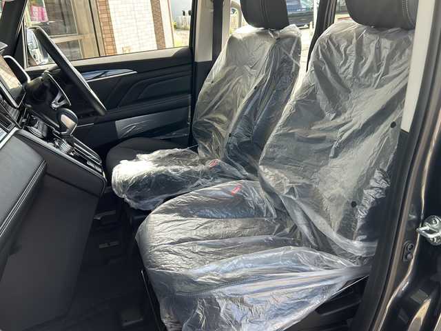 三菱 デリカＤ：５ シャモニー 静岡県 2025(令7)年 0.1千km グラファイトグレーメタリック/ブラックマイカ 社外ナビ（BOUWOIMAナビ　10インチ）/　Bluetooth/ラジオ/主要装備/・アダプティクブクルーズコントロール/・レーンキープアシスト/・プリクラッシュセーフティー/・全方位カメラ/・両側パワースライドドア/・BSM/・シートヒーター/・パドルシフト/・アラウンドビューモニター（ミラー型）/・アイドリングストップ/・ステアリングヒーター/・ステアリングリモコン/・オートホールド/・オートハイビーム/・LEDヘッドライト