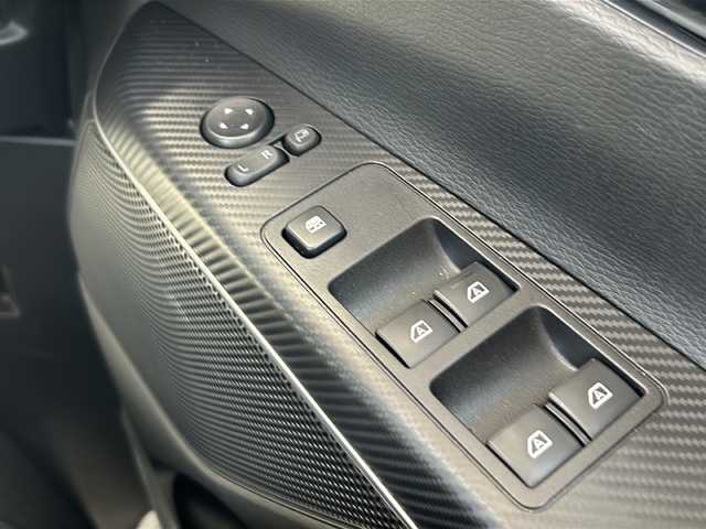 三菱 デリカＤ：５ シャモニー 静岡県 2025(令7)年 0.1千km グラファイトグレーメタリック/ブラックマイカ 社外ナビ（BOUWOIMAナビ　10インチ）/　Bluetooth/ラジオ/主要装備/・アダプティクブクルーズコントロール/・レーンキープアシスト/・プリクラッシュセーフティー/・全方位カメラ/・両側パワースライドドア/・BSM/・シートヒーター/・パドルシフト/・アラウンドビューモニター（ミラー型）/・アイドリングストップ/・ステアリングヒーター/・ステアリングリモコン/・オートホールド/・オートハイビーム/・LEDヘッドライト