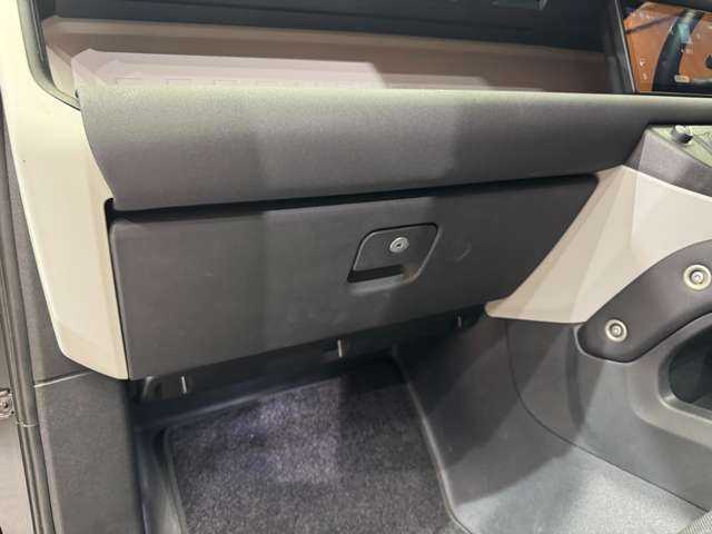 ランドローバー ランドローバー ディフェンダー 90 千葉県 2021(令3)年 2.1万km サントリーニブラック ドライバーアシストパック　/ＡＣＣ　/ナビ　/ＣａｒＰｌａｙ　/３６０°カメラ　/Ｂｌｕｅｔｏｏｔｈ接続　/ＬＥＤライト　/オートハイビーム　/純正２０インチＡＷ　/衝突軽減ブレーキ　/ＢＳＭ　/ＬＫＡ　/ＥＴＣ　/ドラレコ