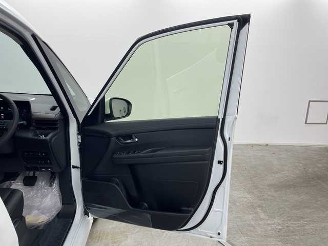 日産 セレナ e－パワー ハイウェイスター V 群馬県 2025(令7)年 0.1千km プリズムホワイト 登録未使用車　純正１２．３型ナビ　フルセグＴＶ　全周囲カメラ　ワイヤレス充電　アダプティブクルーズコントロール　ブラインドスポットモニター　両側電動スライドドア　デジタルインナーミラー　ＥＴＣ２．０