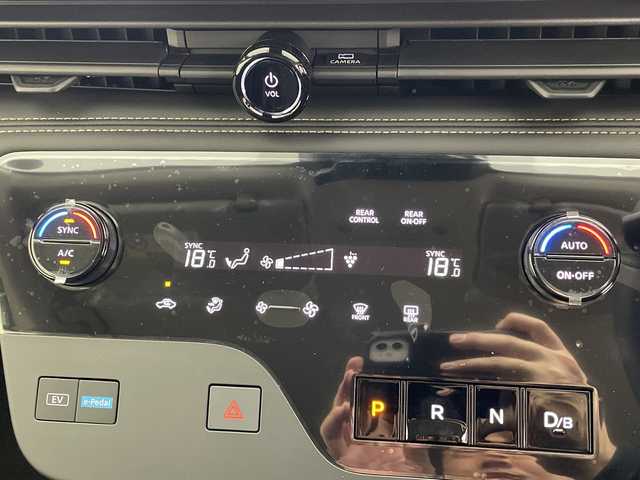 日産 セレナ e－パワー ハイウェイスター V 群馬県 2025(令7)年 0.1千km プリズムホワイト 登録未使用車　純正１２．３型ナビ　フルセグＴＶ　全周囲カメラ　ワイヤレス充電　アダプティブクルーズコントロール　ブラインドスポットモニター　両側電動スライドドア　デジタルインナーミラー　ＥＴＣ２．０