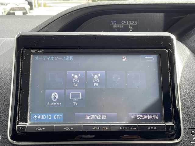トヨタ ヴォクシー ZS 長野県 2014(平26)年 5万km ブラック TRDエアロ/純正9インチSDナビ（NSZT-Y64T）/FM・AM・DVD・CD・フルセグテレビ/Bluetooth Audio/ドライブレコーダー（YCD-18FHR）/両側パワースライドドア/レーダー探知機（YA-W17GA）/純正16インチアルミホイール/革巻きステアリング/アイドリングストップ/ステアリングスイッチ/LEDヘッドライト/オートライト/フォグランプ/純正フロアマット/ウィンカーミラー/ドアバイザー/プッシュスタート/スマートキー/ETC
