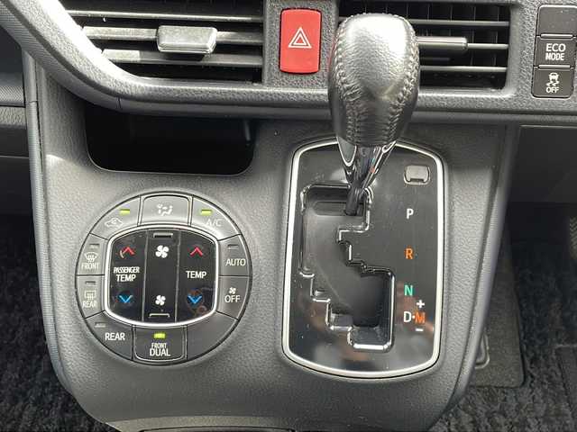 トヨタ ヴォクシー ZS 長野県 2014(平26)年 5万km ブラック TRDエアロ/純正9インチSDナビ（NSZT-Y64T）/FM・AM・DVD・CD・フルセグテレビ/Bluetooth Audio/ドライブレコーダー（YCD-18FHR）/両側パワースライドドア/レーダー探知機（YA-W17GA）/純正16インチアルミホイール/革巻きステアリング/アイドリングストップ/ステアリングスイッチ/LEDヘッドライト/オートライト/フォグランプ/純正フロアマット/ウィンカーミラー/ドアバイザー/プッシュスタート/スマートキー/ETC