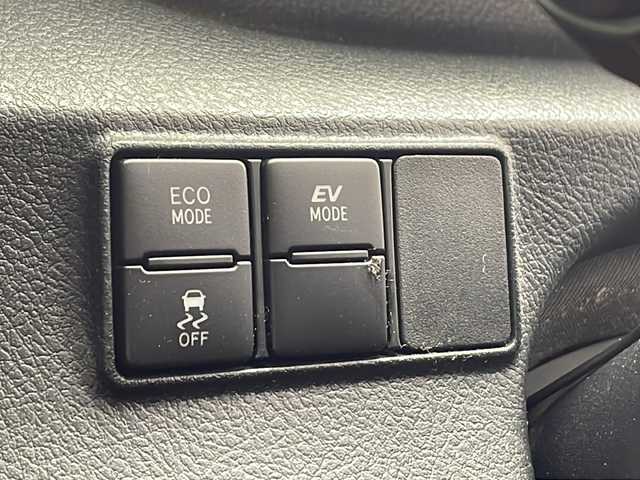 トヨタ シエンタ ハイブリッド ファンベースG グランパー 千葉県 2020(令2)年 2.5万km ベージュ 9インチナビ/(FM/AM/Bluetooth/フルセグTV)パノラミックビューモニター/レーンディパーチャーアラート/ブラインドスポットモニター/クリアランスソナー/リヤクロストラフィックアラート/リヤカメラディテクション/ロードサインアシスト/プロアクティブドライビングアシスト/両側パワースライドドア/ビルトインETC/ISOFIX/HDMI/レザーハンドル/電格ミラー