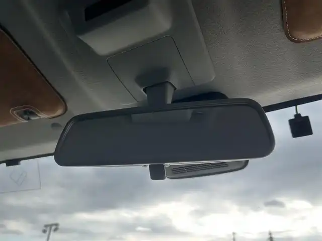 スズキ ジムニー シエラ JC 鹿児島県 2021(令3)年 5.2万km シフォンアイボリーメタリックブラック2トーンルーフ ワンオーナー/社外ALPINEナビ/（Bluetooth/フルセグTV/DVD/CD）/バックカメラ/クルーズコントロール/LEDヘッドライト/シートヒーター/社外16インチアルミホイール/ETC/ドアバイザー