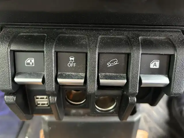 スズキ ジムニー シエラ JC 鹿児島県 2021(令3)年 5.2万km シフォンアイボリーメタリックブラック2トーンルーフ ワンオーナー/社外ALPINEナビ/（Bluetooth/フルセグTV/DVD/CD）/バックカメラ/クルーズコントロール/LEDヘッドライト/シートヒーター/社外16インチアルミホイール/ETC/ドアバイザー