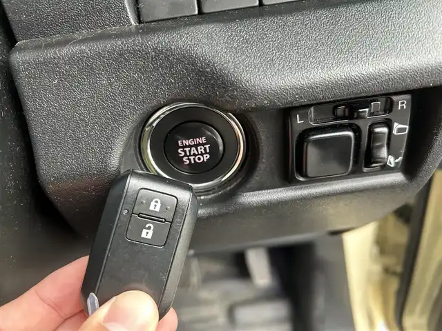 スズキ ジムニー シエラ JC 鹿児島県 2021(令3)年 5.2万km シフォンアイボリーメタリックブラック2トーンルーフ ワンオーナー/社外ALPINEナビ/（Bluetooth/フルセグTV/DVD/CD）/バックカメラ/クルーズコントロール/LEDヘッドライト/シートヒーター/社外16インチアルミホイール/ETC/ドアバイザー