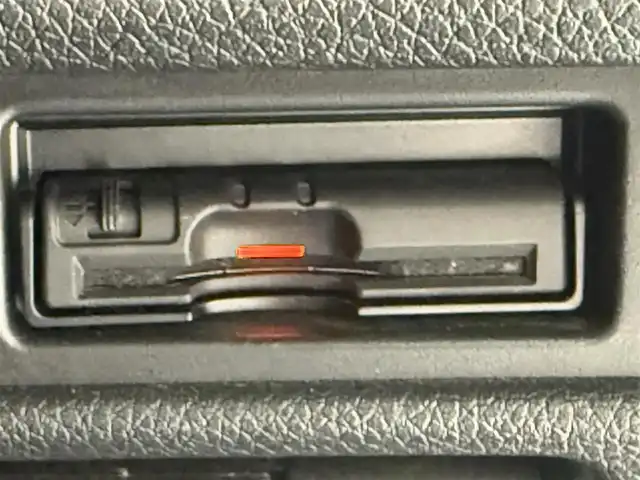 日産 エクストレイル 20X エマージェンシーブレーキ 東京都 2016(平28)年 5.6万km ブリリアントホワイトパール 純正ナビ /・AM/FM/CD/DVD/・フルセグTV/Bluetooth /衝突被害軽減ブレーキ /バックカメラ /カプロンシート /D/Nシートヒーター /ETC /前方ドライブレコーダー /コーナーセンサー/LEDヘッドライト/フォグランプ/ルーフレール/プッシュスタート/スマートキー/スペアキー有/保証書/取扱説明書