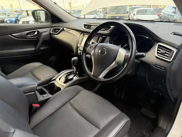 日産 エクストレイル 20X エマージェンシーブレーキ 東京都 2016(平28)年 5.6万km ブリリアントホワイトパール 純正ナビ /・AM/FM/CD/DVD/・フルセグTV/Bluetooth /衝突被害軽減ブレーキ /バックカメラ /カプロンシート /D/Nシートヒーター /ETC /前方ドライブレコーダー /コーナーセンサー/LEDヘッドライト/フォグランプ/ルーフレール/プッシュスタート/スマートキー/スペアキー有/保証書/取扱説明書