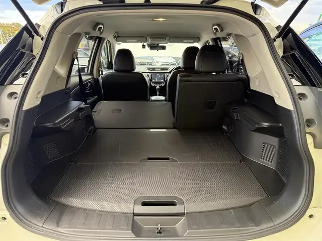 日産 エクストレイル 20X エマージェンシーブレーキ 東京都 2016(平28)年 5.6万km ブリリアントホワイトパール 純正ナビ /・AM/FM/CD/DVD/・フルセグTV/Bluetooth /衝突被害軽減ブレーキ /バックカメラ /カプロンシート /D/Nシートヒーター /ETC /前方ドライブレコーダー /コーナーセンサー/LEDヘッドライト/フォグランプ/ルーフレール/プッシュスタート/スマートキー/スペアキー有/保証書/取扱説明書