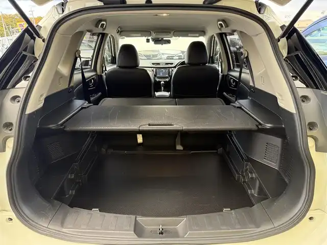 日産 エクストレイル 20X エマージェンシーブレーキ 東京都 2016(平28)年 5.6万km ブリリアントホワイトパール 純正ナビ /・AM/FM/CD/DVD/・フルセグTV/Bluetooth /衝突被害軽減ブレーキ /バックカメラ /カプロンシート /D/Nシートヒーター /ETC /前方ドライブレコーダー /コーナーセンサー/LEDヘッドライト/フォグランプ/ルーフレール/プッシュスタート/スマートキー/スペアキー有/保証書/取扱説明書