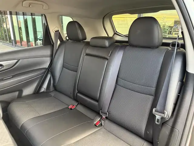 日産 エクストレイル 20X エマージェンシーブレーキ 東京都 2016(平28)年 5.6万km ブリリアントホワイトパール 純正ナビ /・AM/FM/CD/DVD/・フルセグTV/Bluetooth /衝突被害軽減ブレーキ /バックカメラ /カプロンシート /D/Nシートヒーター /ETC /前方ドライブレコーダー /コーナーセンサー/LEDヘッドライト/フォグランプ/ルーフレール/プッシュスタート/スマートキー/スペアキー有/保証書/取扱説明書