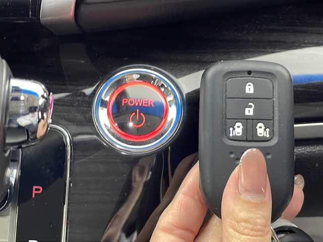 ホンダ オデッセイ ハイブリッド アブソルート・EXホンダセンジング 大阪府 2018(平30)年 5.1万km プレミアムディープロッソパール 純正ホンダインターナビ/・フルセグTV/・Bluetooth/・CD/DVD/・HDMI/純正後席モニター/リアエンターテイメントシステム/ホンダセンシング/ブラインドスポットモニター/全方位カメラ/レーダークルーズコントロール/衝突軽減システム/車線逸脱防止機能/ブレーキホールド/両側パワースライドドア/ハーフレザーシート/前席シートヒーター/後席オットマン/社外18インチアルミホイール