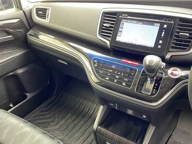 ホンダ オデッセイ ハイブリッド アブソルート・EXホンダセンジング 大阪府 2018(平30)年 5.1万km プレミアムディープロッソパール 純正ホンダインターナビ/・フルセグTV/・Bluetooth/・CD/DVD/・HDMI/純正後席モニター/リアエンターテイメントシステム/ホンダセンシング/ブラインドスポットモニター/全方位カメラ/レーダークルーズコントロール/衝突軽減システム/車線逸脱防止機能/ブレーキホールド/両側パワースライドドア/ハーフレザーシート/前席シートヒーター/後席オットマン/社外18インチアルミホイール