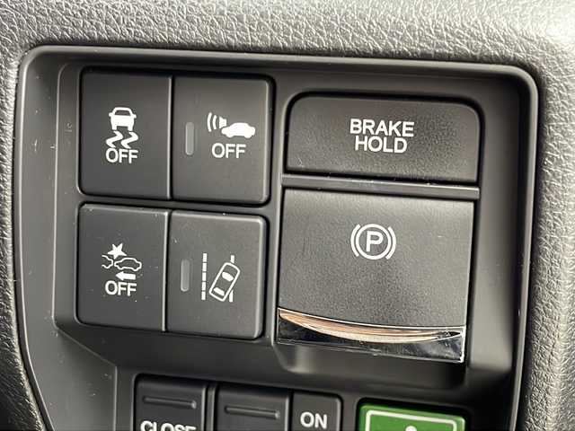 ホンダ オデッセイ ハイブリッド アブソルート・EXホンダセンジング 大阪府 2018(平30)年 5.1万km プレミアムディープロッソパール 純正ホンダインターナビ/・フルセグTV/・Bluetooth/・CD/DVD/・HDMI/純正後席モニター/リアエンターテイメントシステム/ホンダセンシング/ブラインドスポットモニター/全方位カメラ/レーダークルーズコントロール/衝突軽減システム/車線逸脱防止機能/ブレーキホールド/両側パワースライドドア/ハーフレザーシート/前席シートヒーター/後席オットマン/社外18インチアルミホイール