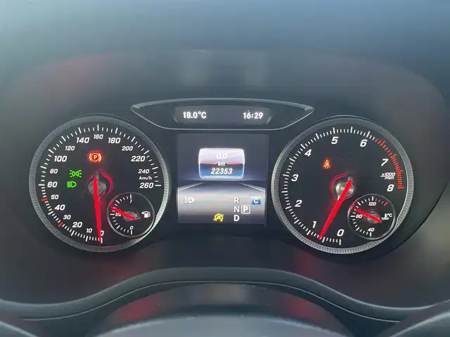 メルセデス・ベンツ Ｂ１８０ 栃木県 2018(平30)年 2.3万km カルサイトホワイト レーダーセーフティパッケージ/キーレスゴー/ナビ/フルセグTV/バックカメラ/ETC/パークトロニック/レーンキープアシスト/ブラインドスポット/ACC/ハーフレザーシート/パワーシート/シートヒーター/ドライブレコーダー/LEDヘッドライト/オートライト