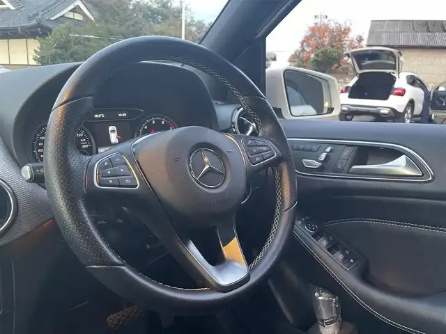 メルセデス・ベンツ Ｂ１８０ 栃木県 2018(平30)年 2.3万km カルサイトホワイト レーダーセーフティパッケージ/キーレスゴー/ナビ/フルセグTV/バックカメラ/ETC/パークトロニック/レーンキープアシスト/ブラインドスポット/ACC/ハーフレザーシート/パワーシート/シートヒーター/ドライブレコーダー/LEDヘッドライト/オートライト