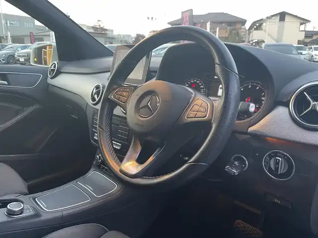 メルセデス・ベンツ Ｂ１８０ 栃木県 2018(平30)年 2.3万km カルサイトホワイト レーダーセーフティパッケージ/キーレスゴー/ナビ/フルセグTV/バックカメラ/ETC/パークトロニック/レーンキープアシスト/ブラインドスポット/ACC/ハーフレザーシート/パワーシート/シートヒーター/ドライブレコーダー/LEDヘッドライト/オートライト