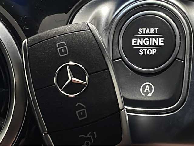 メルセデス・ベンツ ＧＬＢ２００ｄ 新潟県 2020(令2)年 4.8万km ポーラホワイト ナビゲーションパッケージ/・ナビゲーション機能/・Bluetooth/TV/FM/AM/レーダーセーフティパッケージ/・アクティブディスタンスアシスト・ディストロニック/・アクティブブレーキアシスト/・アクティブステアリングアシスト/360°カメラシステム/メモリー付パワーシート（前席）/シートヒーター（前席）/クルーズコントロール＆可変スピードリミッター/自動開閉テールゲート/ワイヤレスチャージング/アイドリングストップ/プッシュスタート/ETC/ドライブレコーダー/ルーフレール