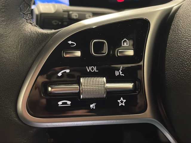 メルセデス・ベンツ ＧＬＢ２００ｄ 新潟県 2020(令2)年 4.8万km ポーラホワイト ナビゲーションパッケージ/・ナビゲーション機能/・Bluetooth/TV/FM/AM/レーダーセーフティパッケージ/・アクティブディスタンスアシスト・ディストロニック/・アクティブブレーキアシスト/・アクティブステアリングアシスト/360°カメラシステム/メモリー付パワーシート（前席）/シートヒーター（前席）/クルーズコントロール＆可変スピードリミッター/自動開閉テールゲート/ワイヤレスチャージング/アイドリングストップ/プッシュスタート/ETC/ドライブレコーダー/ルーフレール