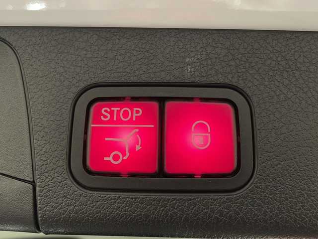 メルセデス・ベンツ ＧＬＢ２００ｄ 新潟県 2020(令2)年 4.8万km ポーラホワイト ナビゲーションパッケージ/・ナビゲーション機能/・Bluetooth/TV/FM/AM/レーダーセーフティパッケージ/・アクティブディスタンスアシスト・ディストロニック/・アクティブブレーキアシスト/・アクティブステアリングアシスト/360°カメラシステム/メモリー付パワーシート（前席）/シートヒーター（前席）/クルーズコントロール＆可変スピードリミッター/自動開閉テールゲート/ワイヤレスチャージング/アイドリングストップ/プッシュスタート/ETC/ドライブレコーダー/ルーフレール