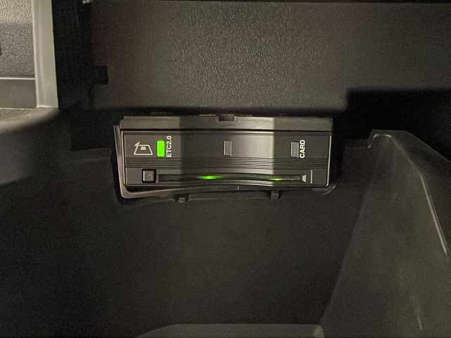 メルセデス・ベンツ ＧＬＢ２００ｄ 新潟県 2020(令2)年 4.8万km ポーラホワイト ナビゲーションパッケージ/・ナビゲーション機能/・Bluetooth/TV/FM/AM/レーダーセーフティパッケージ/・アクティブディスタンスアシスト・ディストロニック/・アクティブブレーキアシスト/・アクティブステアリングアシスト/360°カメラシステム/メモリー付パワーシート（前席）/シートヒーター（前席）/クルーズコントロール＆可変スピードリミッター/自動開閉テールゲート/ワイヤレスチャージング/アイドリングストップ/プッシュスタート/ETC/ドライブレコーダー/ルーフレール