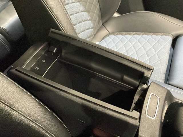 メルセデス・ベンツ ＧＬＢ２００ｄ 新潟県 2020(令2)年 4.8万km ポーラホワイト ナビゲーションパッケージ/・ナビゲーション機能/・Bluetooth/TV/FM/AM/レーダーセーフティパッケージ/・アクティブディスタンスアシスト・ディストロニック/・アクティブブレーキアシスト/・アクティブステアリングアシスト/360°カメラシステム/メモリー付パワーシート（前席）/シートヒーター（前席）/クルーズコントロール＆可変スピードリミッター/自動開閉テールゲート/ワイヤレスチャージング/アイドリングストップ/プッシュスタート/ETC/ドライブレコーダー/ルーフレール