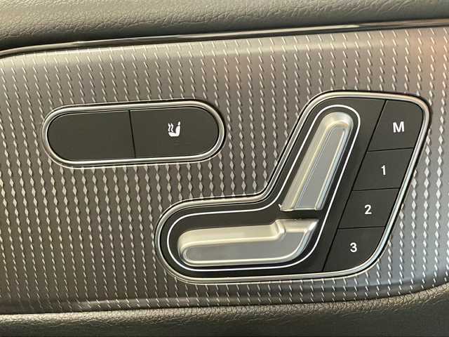 メルセデス・ベンツ ＧＬＢ２００ｄ 新潟県 2020(令2)年 4.8万km ポーラホワイト ナビゲーションパッケージ/・ナビゲーション機能/・Bluetooth/TV/FM/AM/レーダーセーフティパッケージ/・アクティブディスタンスアシスト・ディストロニック/・アクティブブレーキアシスト/・アクティブステアリングアシスト/360°カメラシステム/メモリー付パワーシート（前席）/シートヒーター（前席）/クルーズコントロール＆可変スピードリミッター/自動開閉テールゲート/ワイヤレスチャージング/アイドリングストップ/プッシュスタート/ETC/ドライブレコーダー/ルーフレール