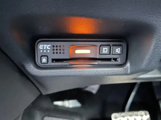 ホンダ フィット ハイブリット S ホンダセンシング 群馬県 2018(平30)年 1.7万km クリスタルブラックパール 社外メモリーナビ/（CD/Bluetooth/AYX/USB/ワンセグTV）/ホンダセンシング/・アダプティブクルーズコントロール/・CMBS（衝突軽減ブレーキ）/・誤発進抑制機能/・歩行者事故低減ステアリング/・路外逸脱抑制機能/・LKAS（車線維持支援システム）/・先行車発進お知らせ機能/・標識認識機能/パドルシフト/ECONモード/プッシュスタート/ステアリングリモコン/LEDヘッドランプ/リアスポイラー/ステンレス製スポーツペダル/グレー柄入りブラックファブリックシート