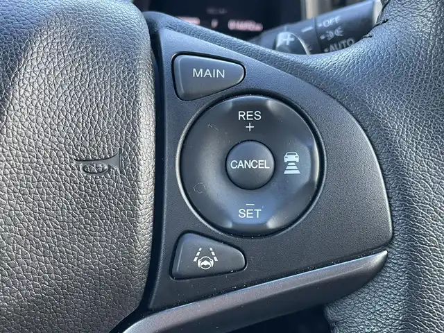 ホンダ フィット ハイブリット S ホンダセンシング 群馬県 2018(平30)年 1.7万km クリスタルブラックパール 社外メモリーナビ/（CD/Bluetooth/AYX/USB/ワンセグTV）/ホンダセンシング/・アダプティブクルーズコントロール/・CMBS（衝突軽減ブレーキ）/・誤発進抑制機能/・歩行者事故低減ステアリング/・路外逸脱抑制機能/・LKAS（車線維持支援システム）/・先行車発進お知らせ機能/・標識認識機能/パドルシフト/ECONモード/プッシュスタート/ステアリングリモコン/LEDヘッドランプ/リアスポイラー/ステンレス製スポーツペダル/グレー柄入りブラックファブリックシート