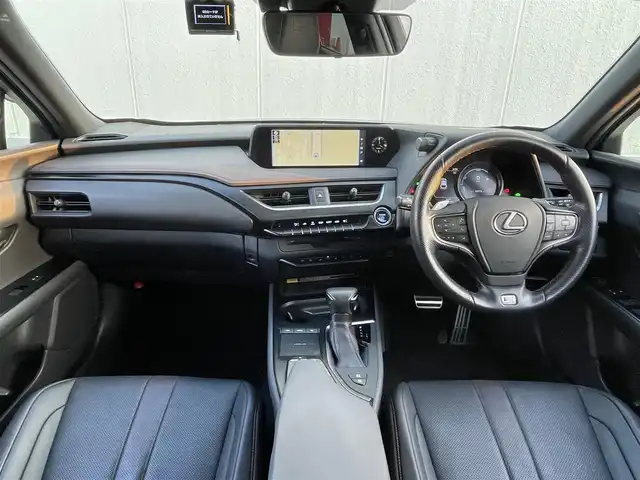 レクサス ＵＸ 250h Fスポーツ 東京都 2020(令2)年 2.4万km ブラック 純正ナビ/TV/360°カメラ/レザーシート/ベンチレーション/シートヒーター/ステアリングヒーター/レクサスセーフティシステム/ドラレコ/三眼LEDヘッドライト/ワイヤレス充電/ETC/スマートキー