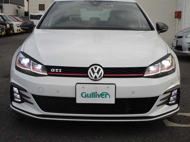 フォルクスワーゲン ゴルフ ＧＴＩ 岡山県 2018(平30)年 7.4万km ピュアホワイト ・テクノロジーパッケージ/・ダイナミックコーナリングライト/・デジタルメータークラスター/・ダークテールランプ/・LEDテールランプ（ダイナミックインジゲーター）/ディスカバープロパッケージ/純正9.2インチナビ/DVD再生可能/CD/Bluetooth/ジェスチャーコントロール/2.0対応ETC/LEDヘッドライト/フォグランプ/パドルシフト/GTI専用シート/スパルコ19AW/社外リアディフューザー/ACC/レーンアシスト/トラフィックアシスト/BSF/スタティックコーナリングライト/バックカメラ/PDC/FDS/社外リアスポイラー