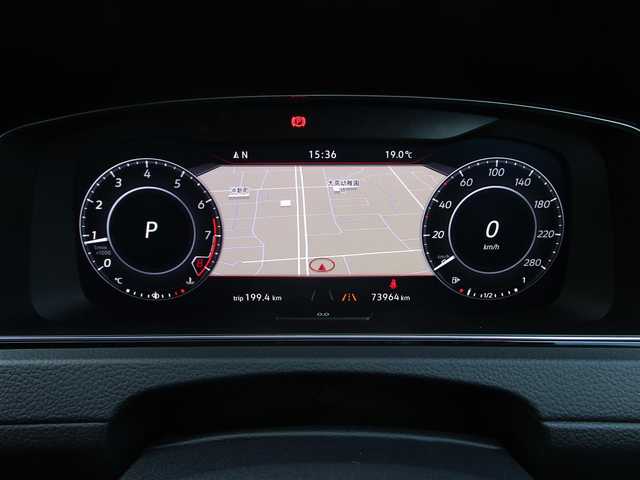 フォルクスワーゲン ゴルフ ＧＴＩ 岡山県 2018(平30)年 7.4万km ピュアホワイト ・テクノロジーパッケージ/・ダイナミックコーナリングライト/・デジタルメータークラスター/・ダークテールランプ/・LEDテールランプ（ダイナミックインジゲーター）/ディスカバープロパッケージ/純正9.2インチナビ/DVD再生可能/CD/Bluetooth/ジェスチャーコントロール/2.0対応ETC/LEDヘッドライト/フォグランプ/パドルシフト/GTI専用シート/スパルコ19AW/社外リアディフューザー/ACC/レーンアシスト/トラフィックアシスト/BSF/スタティックコーナリングライト/バックカメラ/PDC/FDS/社外リアスポイラー