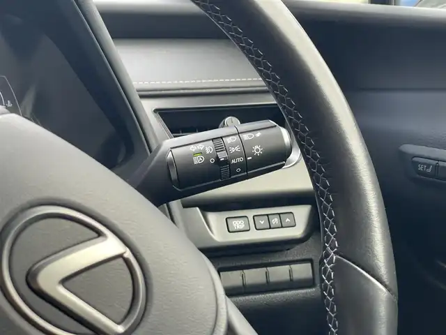 レクサス ＵＸ 250h バージョンC 山梨県 2019(平31)年 3.9万km ソニッククォーツ 三眼ＬＥＤ　/Ａハイビーム　/レーダークルーズ　/ＬＫＡ　/黒革Ｌｔａｘ　/前席シートヒーター　/ハンドルヒーター　/純正メモリナビ　/フルセグ/Ｂカメラ　/ドラレコ　/ＣＤ　/ＤＶＤ　/Ｐシート　/スペアキー