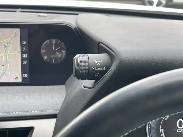 レクサス ＵＸ 250h バージョンC 山梨県 2019(平31)年 3.9万km ソニッククォーツ 三眼ＬＥＤ　/Ａハイビーム　/レーダークルーズ　/ＬＫＡ　/黒革Ｌｔａｘ　/前席シートヒーター　/ハンドルヒーター　/純正メモリナビ　/フルセグ/Ｂカメラ　/ドラレコ　/ＣＤ　/ＤＶＤ　/Ｐシート　/スペアキー