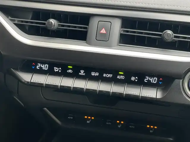 レクサス ＵＸ 250h バージョンC 山梨県 2019(平31)年 3.9万km ソニッククォーツ 三眼ＬＥＤ　/Ａハイビーム　/レーダークルーズ　/ＬＫＡ　/黒革Ｌｔａｘ　/前席シートヒーター　/ハンドルヒーター　/純正メモリナビ　/フルセグ/Ｂカメラ　/ドラレコ　/ＣＤ　/ＤＶＤ　/Ｐシート　/スペアキー