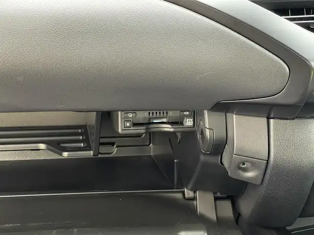 レクサス ＵＸ 250h バージョンC 山梨県 2019(平31)年 3.9万km ソニッククォーツ 三眼ＬＥＤ　/Ａハイビーム　/レーダークルーズ　/ＬＫＡ　/黒革Ｌｔａｘ　/前席シートヒーター　/ハンドルヒーター　/純正メモリナビ　/フルセグ/Ｂカメラ　/ドラレコ　/ＣＤ　/ＤＶＤ　/Ｐシート　/スペアキー