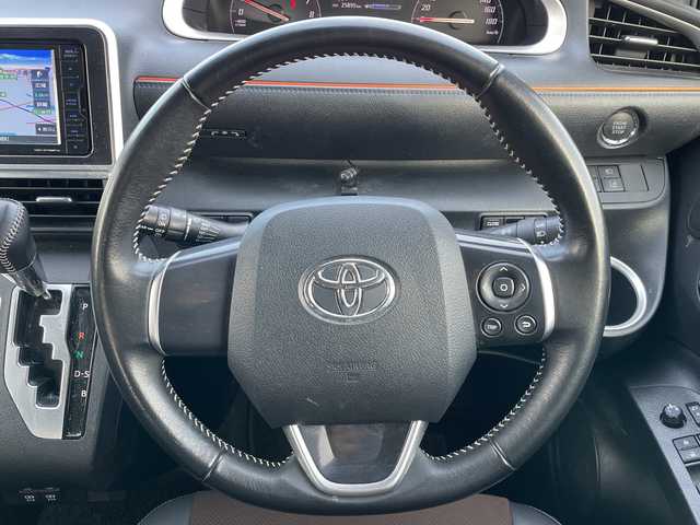 トヨタ シエンタ G クエロ 道央・札幌 2019(令1)年 2.6万km ブラックマイカ ４WD/寒冷地仕様/社外メモリーナビ/AM/FM/BT/SD/DVD/フルセグ/衝突被害軽減ブレーキ/横滑り防止装置/レーンキープアシスト/クリアランスソナー/バックカメラ/両側パワースライドドア/ハーフレザーシート/革巻きステアリング/ステアリングリモコン/プッシュスタート/スマートキー/LEDヘッドライト/オートライト/オートマチックハイビーム/フォグランプ/電動格納ミラー/ウィンカーミラー/純正フロアマット/ドアバイザー/純正ホイールキャップ付き夏タイヤ積込/185/60/R15/2019年/山5mm