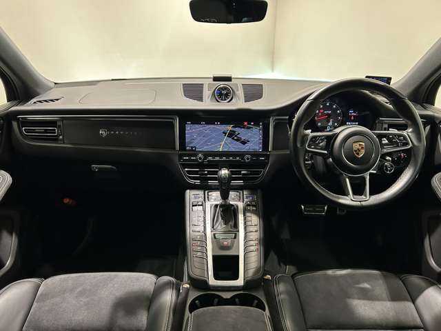 ポルシェ マカン GTS 愛知県 2021(令3)年 3.7万km キャララホワイトメタリック ブラックハーフレザーシート/シートヒーター/パノラマルーフ/アクティブエアサスペンション/スポーツクロノパッケージ/BOSEサウンド/パワステプラス/ＬＥＤヘッドライト/１８way電動アダプティブスポーツシート/スポーツエグゾースト/HDDナビ/フルセグテレビ/全周囲カメラ/ETC２．０/社外レーダー探知機/ドライブレコーダー