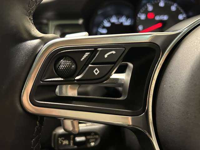 ポルシェ マカン GTS 愛知県 2021(令3)年 3.7万km キャララホワイトメタリック ブラックハーフレザーシート/シートヒーター/パノラマルーフ/アクティブエアサスペンション/スポーツクロノパッケージ/BOSEサウンド/パワステプラス/ＬＥＤヘッドライト/１８way電動アダプティブスポーツシート/スポーツエグゾースト/HDDナビ/フルセグテレビ/全周囲カメラ/ETC２．０/社外レーダー探知機/ドライブレコーダー